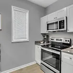 New 1/1 :Loft Minutes From Heart Of Tampa -Unit C